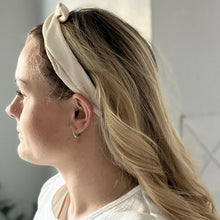 Last inn bildet i Galleri-visningsprogrammet, Twisty hårbånd Beige