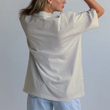 Last inn bildet i Galleri-visningsprogrammet, bakside t-skjorte